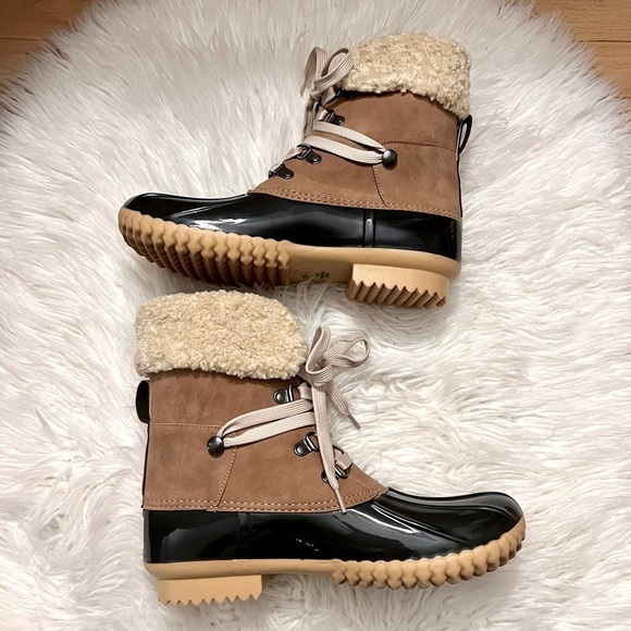 Dv by Dolce Vita Navy Faux Fur Duck Boot - Sizes Vary - Picture 3 of 8